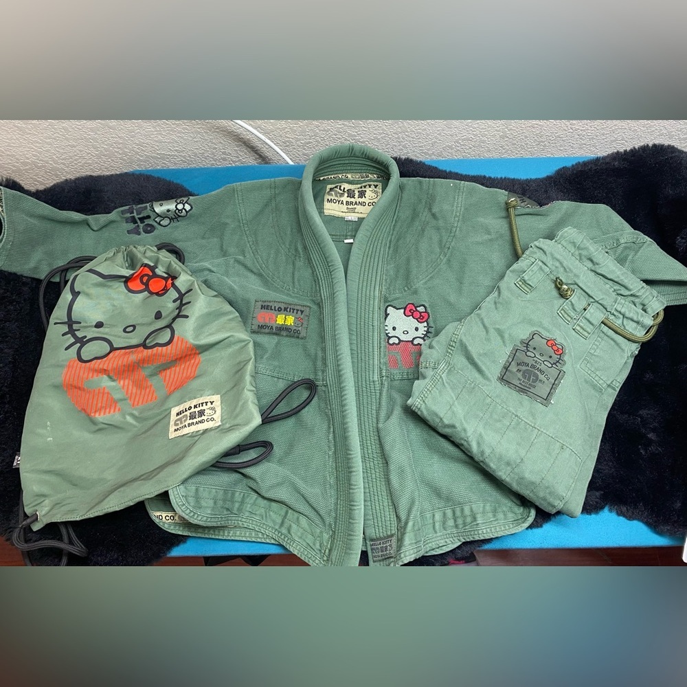 MOYA BRAND x HELLO KITTY Collaboration Jiu Jitsu Gi Military Green RARE K1